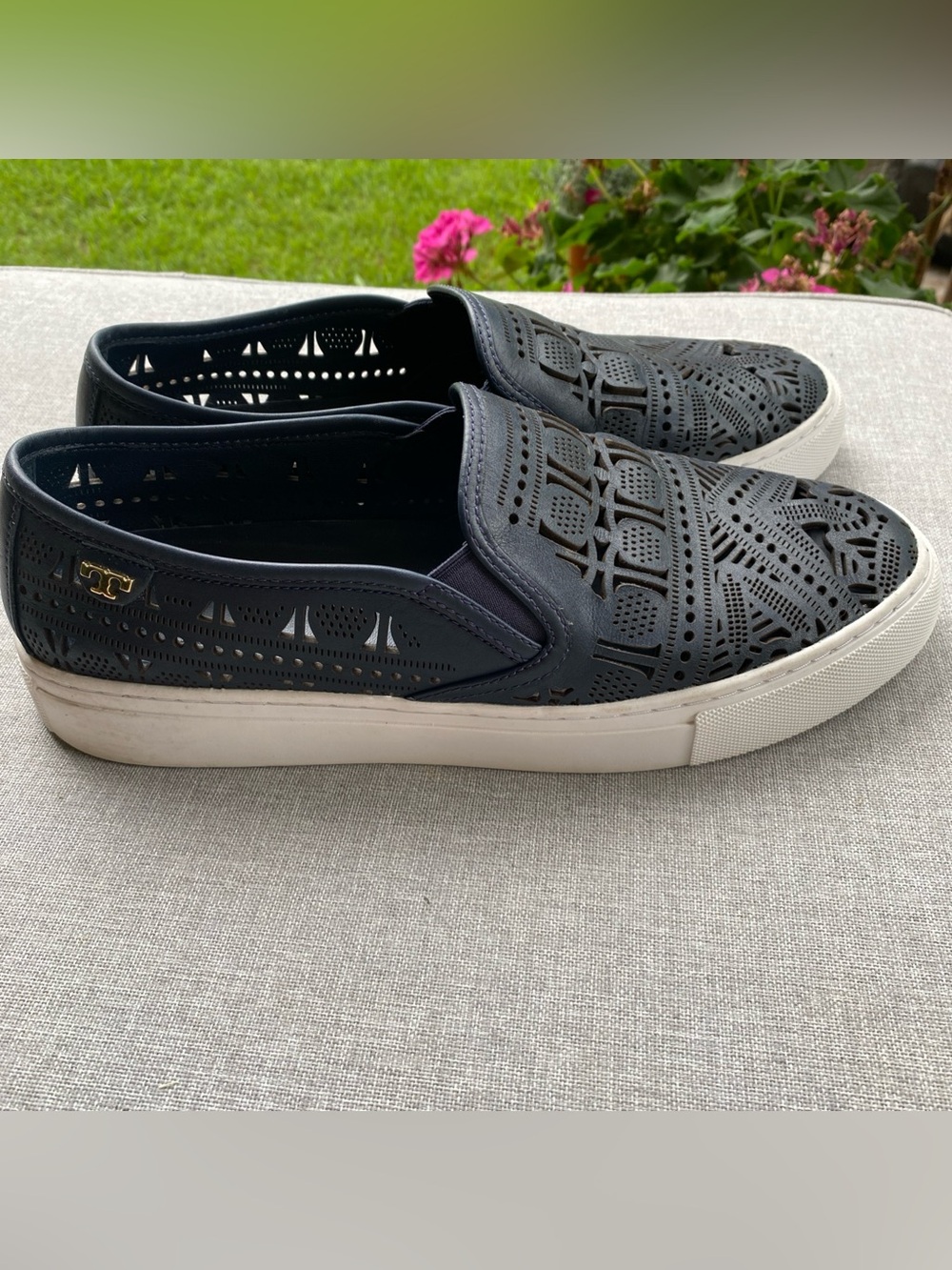 Tory Burch "Lennon" navy shoes size 9